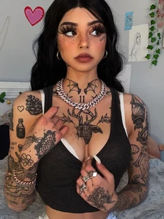 Keaton Belle